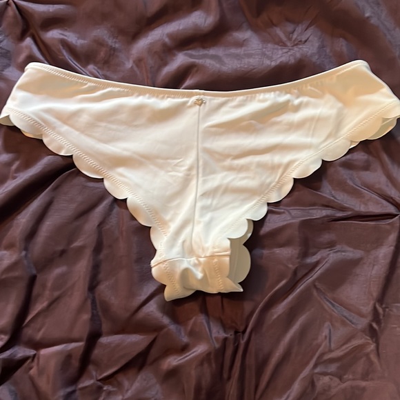 PINK! Ruffled bikini bottom - Picture 3 of 3